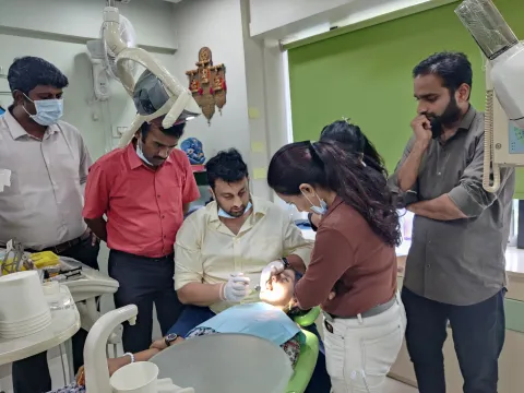 Dr Hitesh Nagrath teaching general dentists (11)