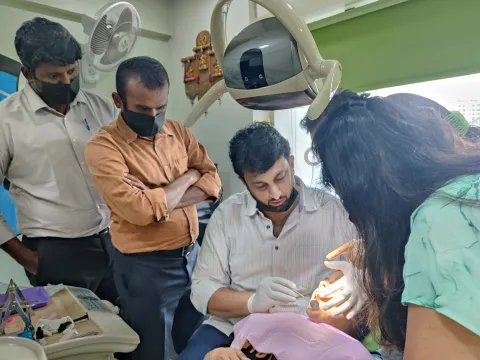 Dr Hitesh Nagrath teaching general dentists (5)