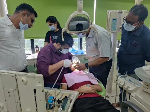 Dr Hitesh Nagrath teaching general dentists (7)