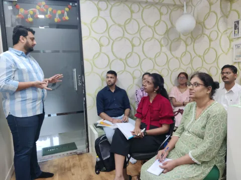 Dr Hitesh Nagrath teaching general dentists (9)